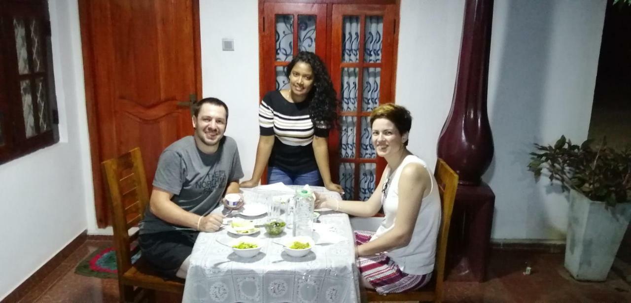 Malee Homestay Polonnaruwa Exterior foto
